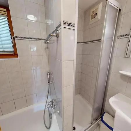 Detached In Nyaraló *
