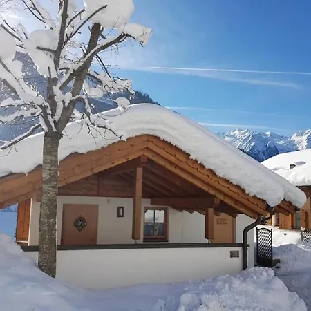 Detached In Nyaraló *